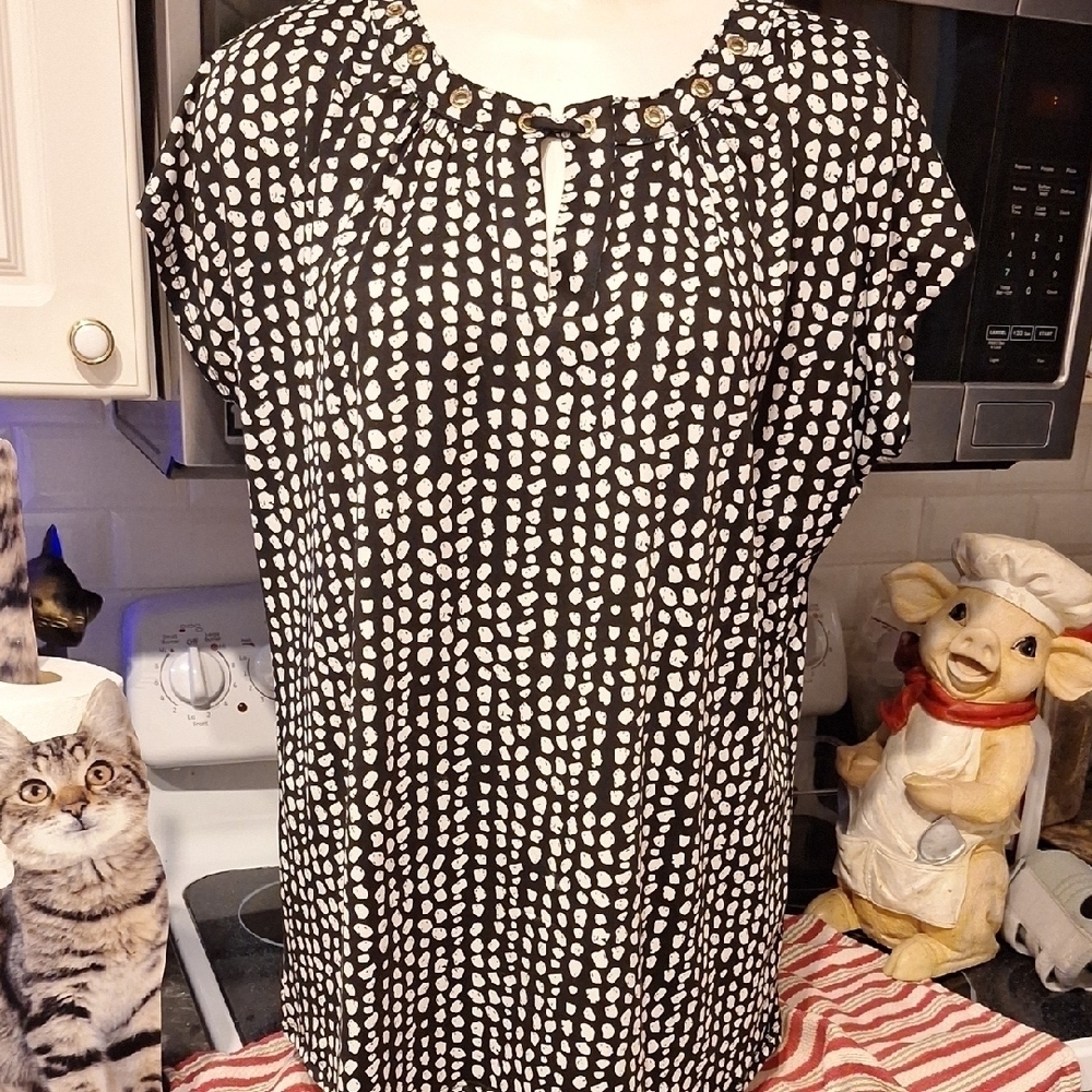 f Notations Black and White Patterned Blouse Stretch 1X. EUC